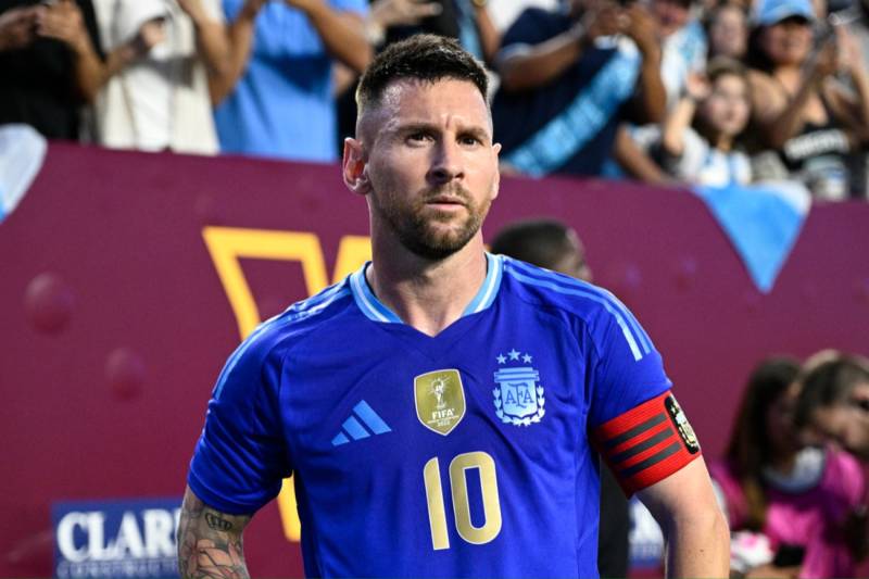 Cầu Thủ Bóng Đá Giàu Nhất Thế Giới Năm 2025: Ai Đang Dẫn Đầu? 3 Lionel Messi – 135 Triệu USD